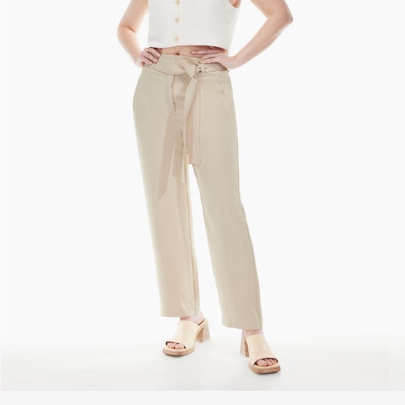 Wilfred Pants - Aritzia Wilfred tie-front flax beige - new with tag - selling as it doesn’t fit